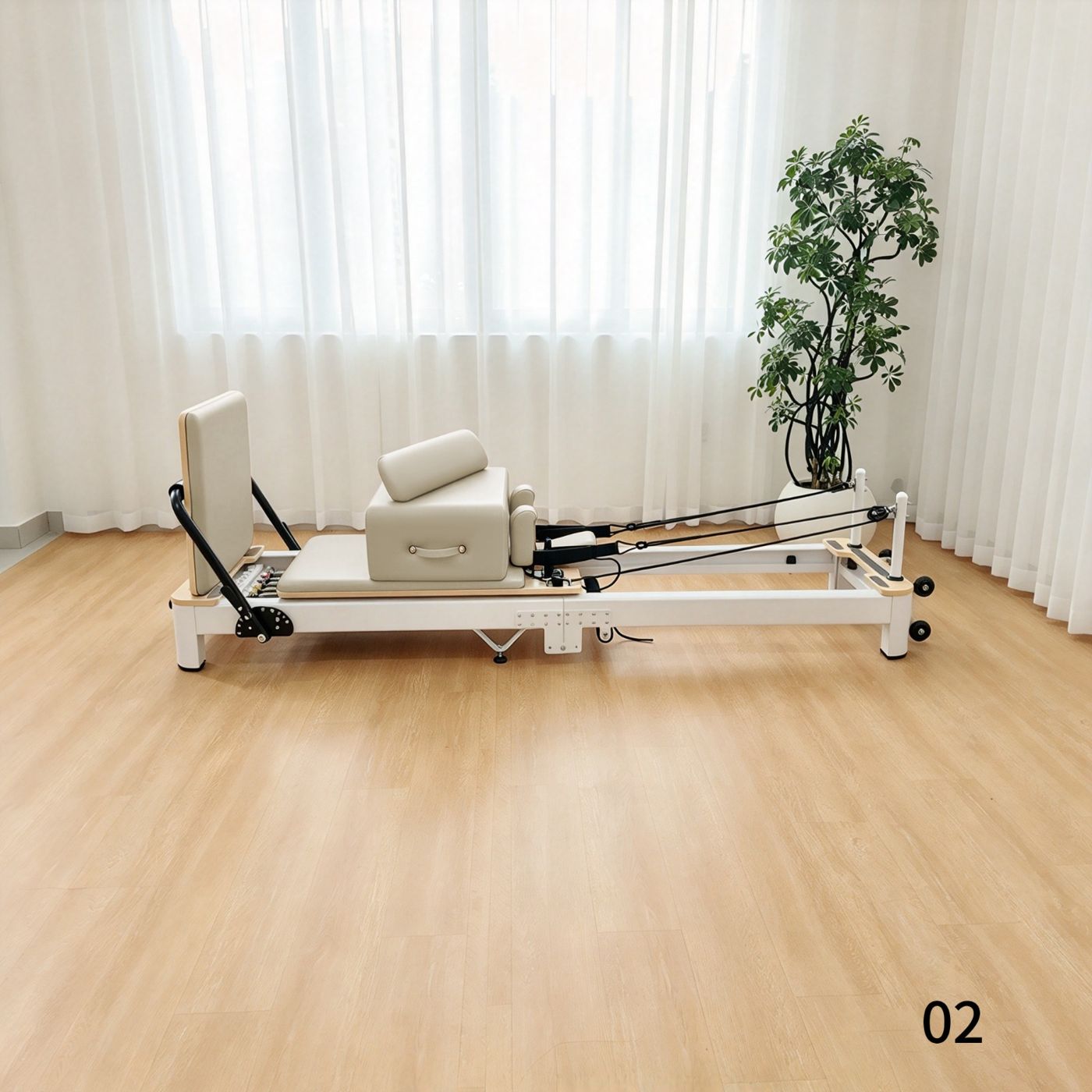 The reformer in cream upholstery, colour 02.